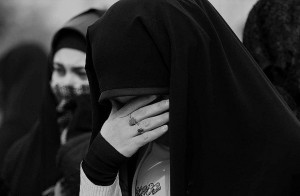 چشمان گریان نوعروس عربستانی در فرودگاه رامسر چشمان گریان نوعروس عربستانی در فرودگاه رامسر