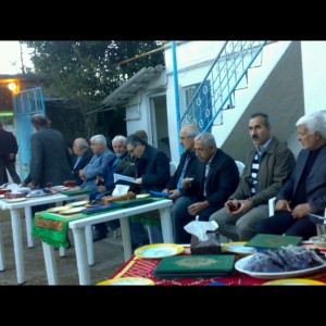 حضور مشایی و یک همراه در مجلس ختمی در رامسر/ عکس حضور مشایی و یک همراه در مجلس ختمی در رامسر/ عکس