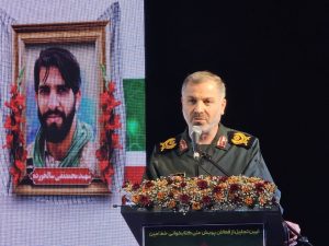 نقش کتاب در جهاد تبیین بی‌بدیل است