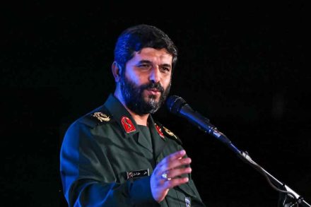 فیلمسازان در فیلمهای دفاع مقدس قهرمان پروری کنند فیلمسازان در فیلمهای دفاع مقدس قهرمان پروری کنند