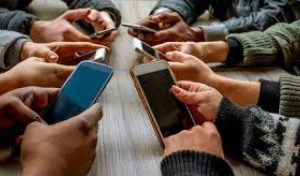 مگس‌ها و زخم قربانیان فضای مجازی