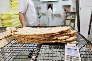 نانِ سوخته در تنور نانینو
